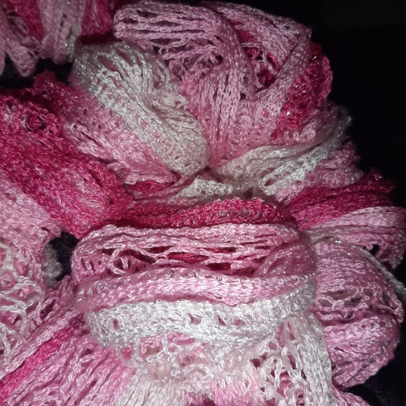 Ruffle Scarf Handmade          c - Picture 4 of 4